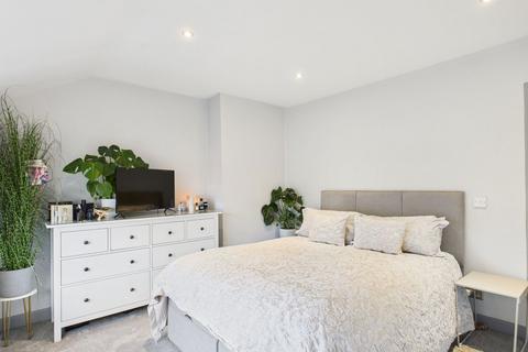 38 Beaumont Place, Lancaster, LA1 2EY