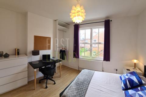 4 bedroom terraced house to rent, Gordon Avenue, Leicester LE2