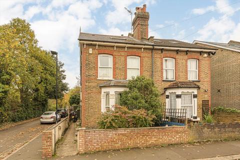 Parkside Road, Hounslow TW3