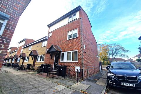 undefined, Tiptree Crescent, Clayhall IG5 0ST
