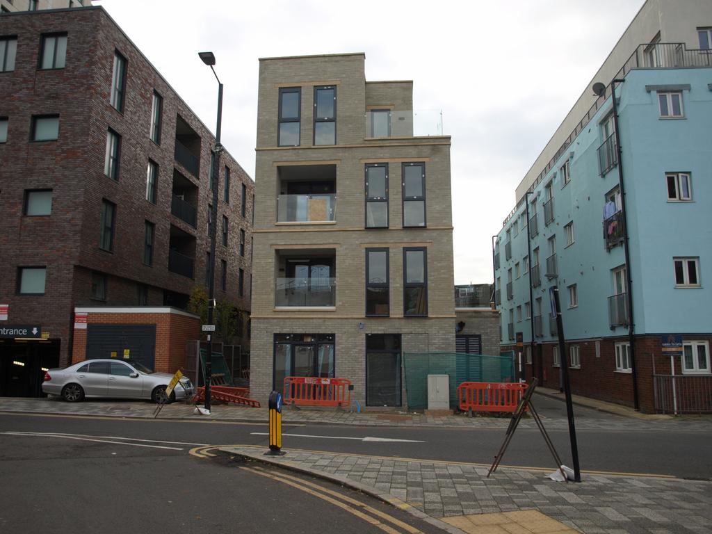 Newly Built Block of Flats 3 x 1 Bedroom Flats &