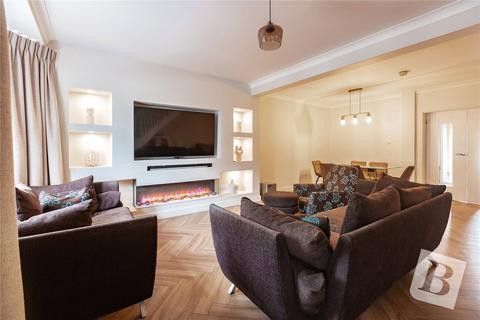 4 bedroom end of terrace house for sale, Staines Road, Ilford, IG1