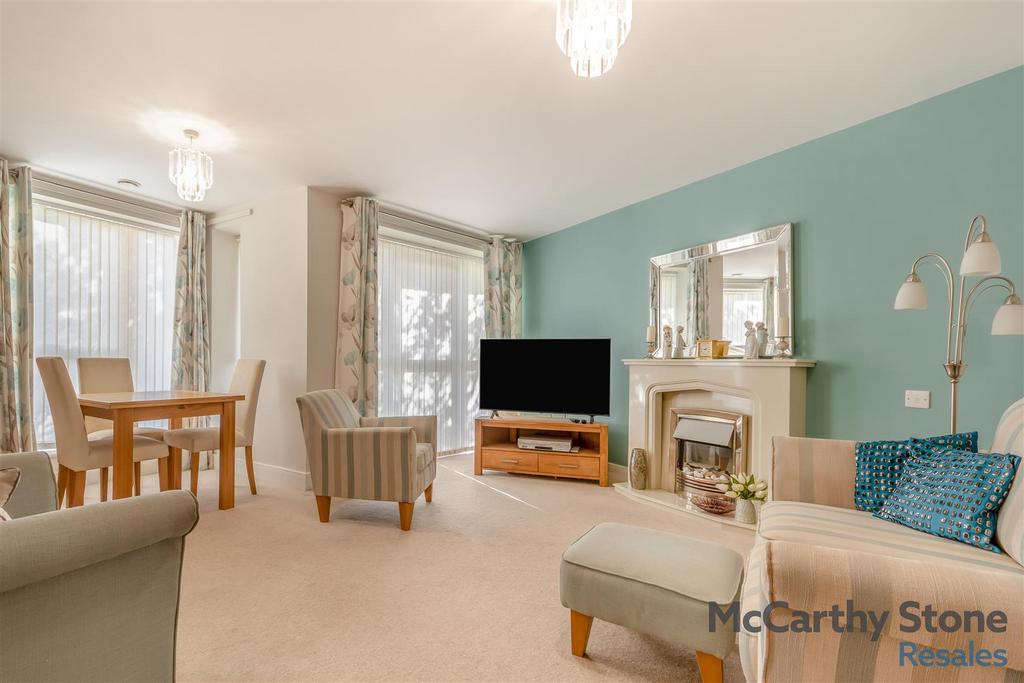 8667948-interior07.jpg