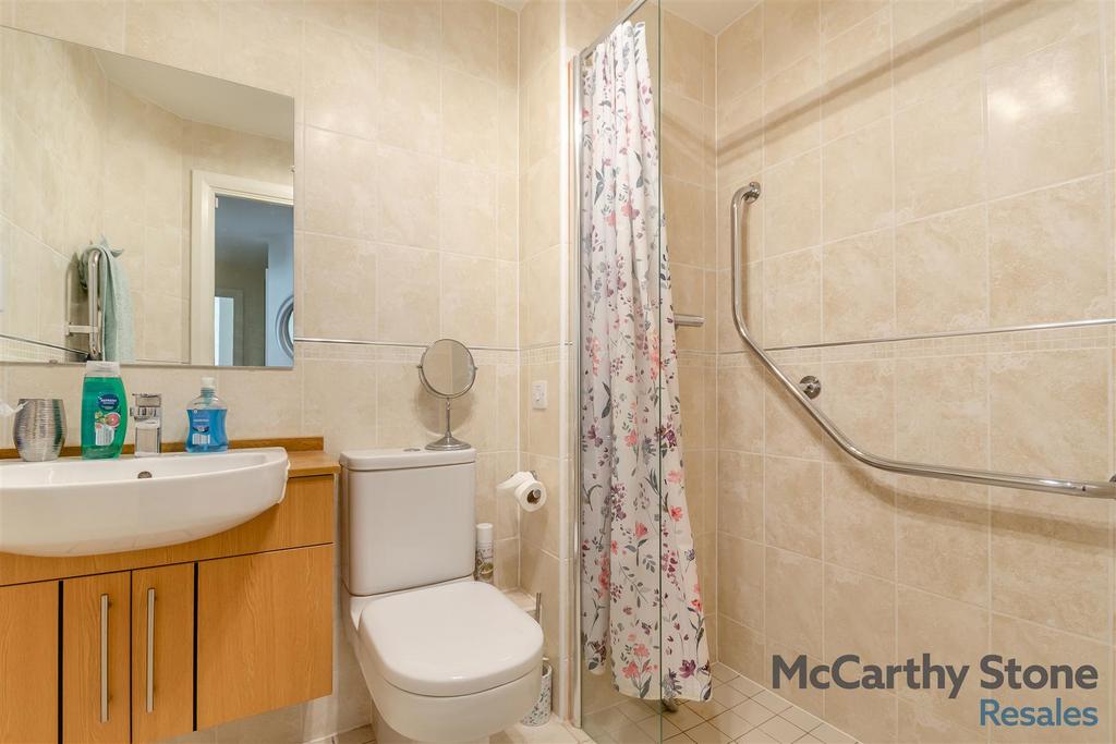 8667948-interior10.jpg