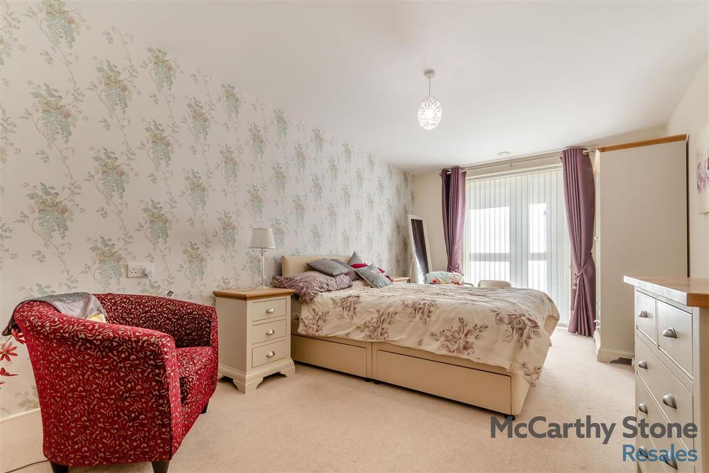 8667948-interior02.jpg