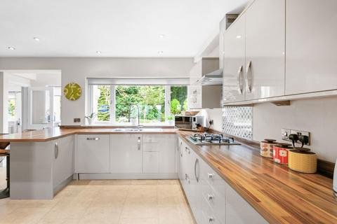 Barcaldine Leighton Drive, Slack Head, Milnthorpe, LA7 7BE