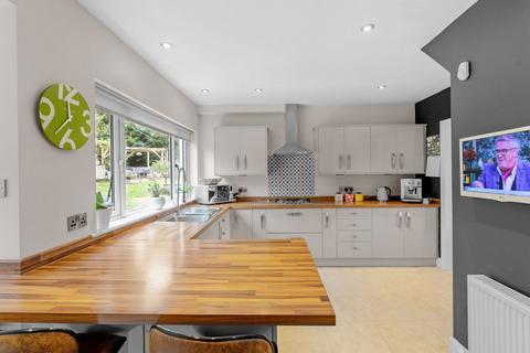 Barcaldine Leighton Drive, Slack Head, Milnthorpe, LA7 7BE