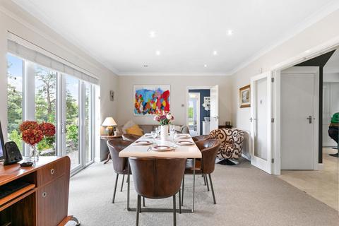 Barcaldine Leighton Drive, Slack Head, Milnthorpe, LA7 7BE