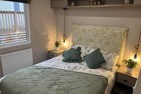 2 bedroom park home for sale, MIll Lane, Hawksworth Leeds