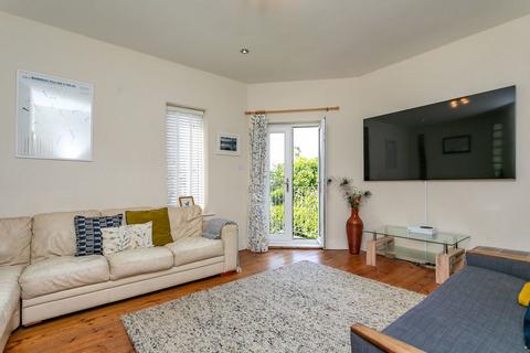 2 Derwent Road, Lancaster, LA1 3ES