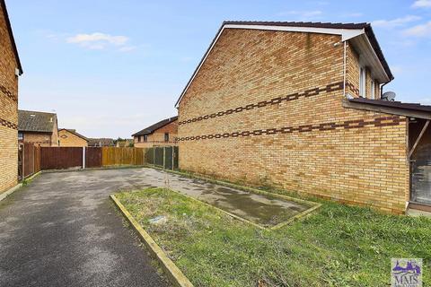 15 Damigos Road, Gravesend, DA12 2LR