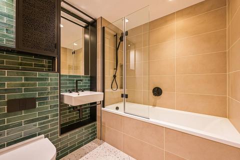 2 bedroom flat for sale, Heron Wharf, Poplar, London, E14
