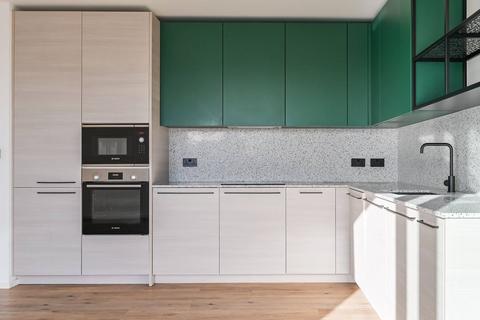 2 bedroom flat for sale, Heron Wharf, Poplar, London, E14