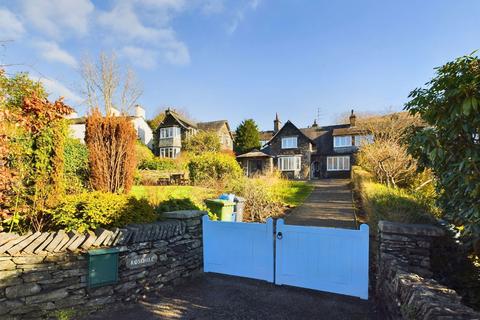 Lake Road, Ambleside LA22