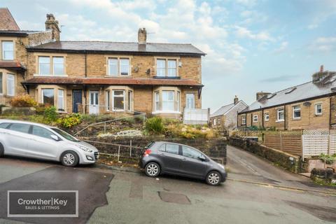 3 bedroom end of terrace house for sale, Holker Road, Buxton,