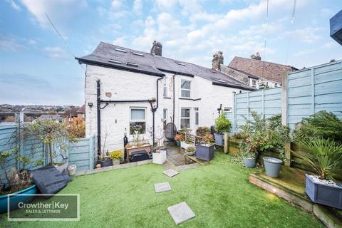 3 bedroom end of terrace house for sale, Holker Road, Buxton,