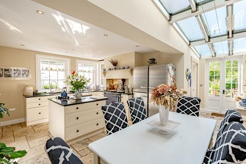 5 bedroom townhouse for sale, Devonshire Terrace, Carlisle, CA3