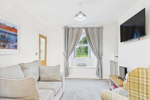 undefined, Kendal LA8