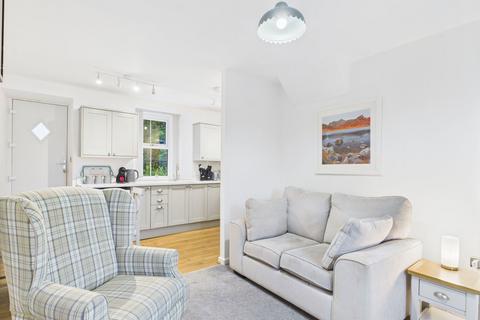 undefined, Kendal LA8