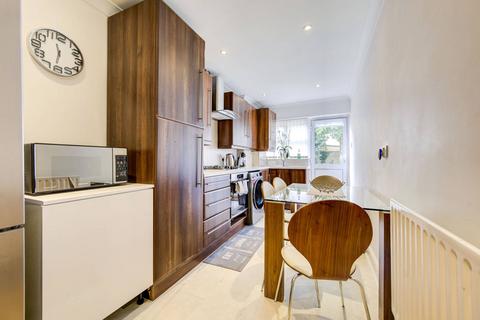 2 bedroom flat to rent, Harwood Road, Fulham, London, SW6