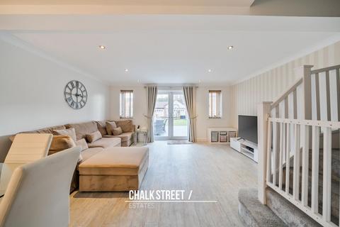 undefined, Hornchurch Road, Hornchurch, RM11