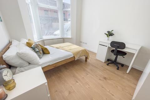 undefined, Molyneux Road, L6 6AL,