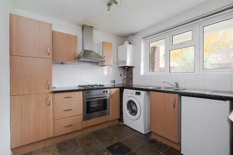 2 Brick Farm Close, Richmond, TW9 4EF