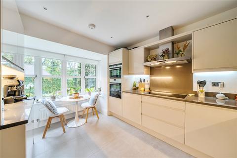 4 bedroom semi-detached house for sale, Nettlecombe Close, Farnham, Surrey, GU9