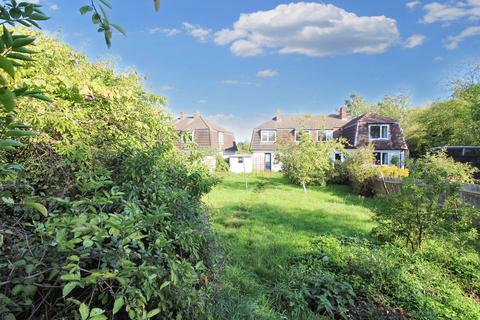 undefined, Kings Close, Worminghall
