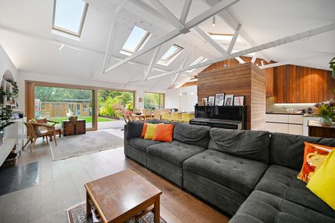 undefined, London N20