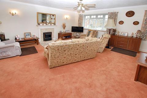 2 bedroom flat for sale, Chiltern Way, Tonbridge