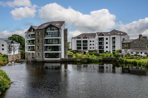 undefined, Kendal LA8