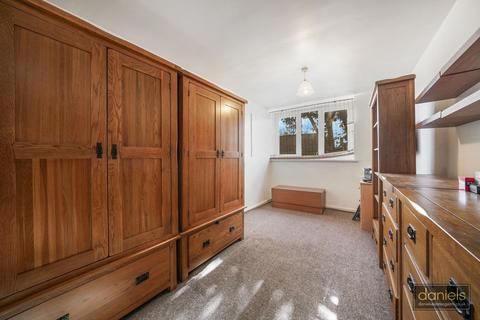 2 bedroom apartment for sale, Tollhurst Drive, Queens Park, London, W10