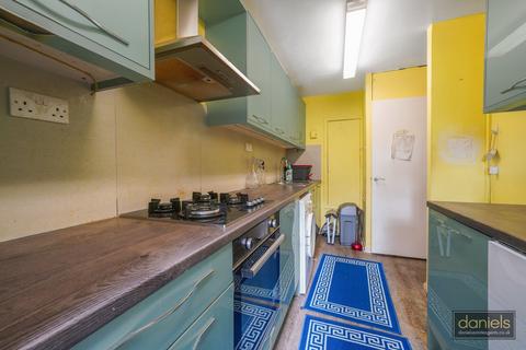 2 bedroom apartment for sale, Tollhurst Drive, Queens Park, London, W10