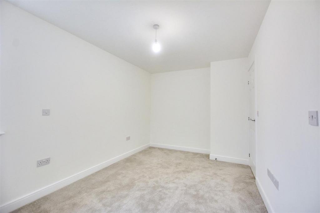 Bedroom 1 2.jpeg
