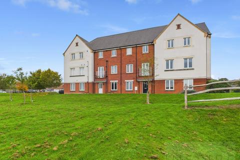 2 bedroom flat for sale, Somerley Drive, Crawley RH10
