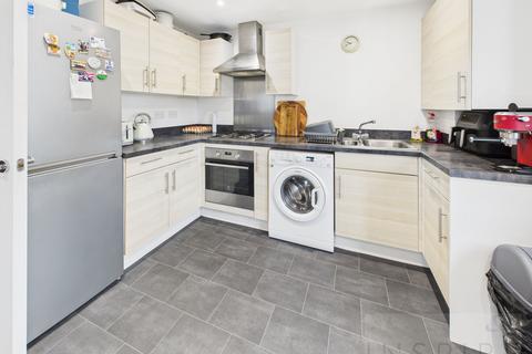 2 bedroom flat for sale, Somerley Drive, Crawley RH10
