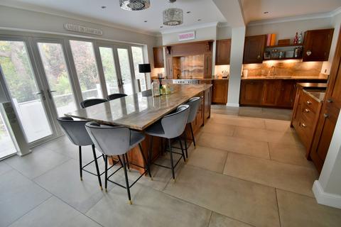 4 bedroom detached house for sale, Aldridge Road, Ferndown, BH22