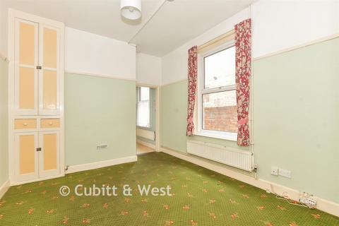 4 bedroom terraced house for sale, St. Peter's Grove, Southsea, Hampshire