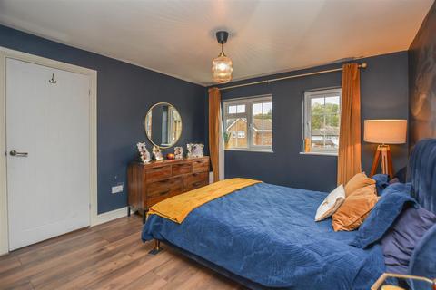 50a Eastham Crescent, Brentwood, CM13 2ET