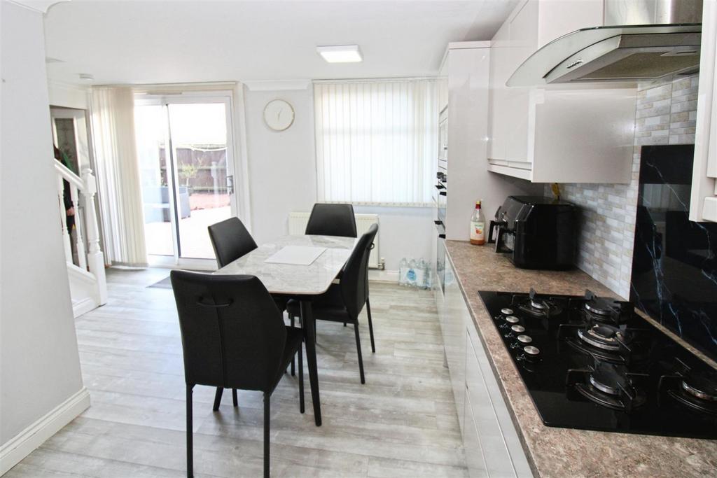 Fitted Kitchen