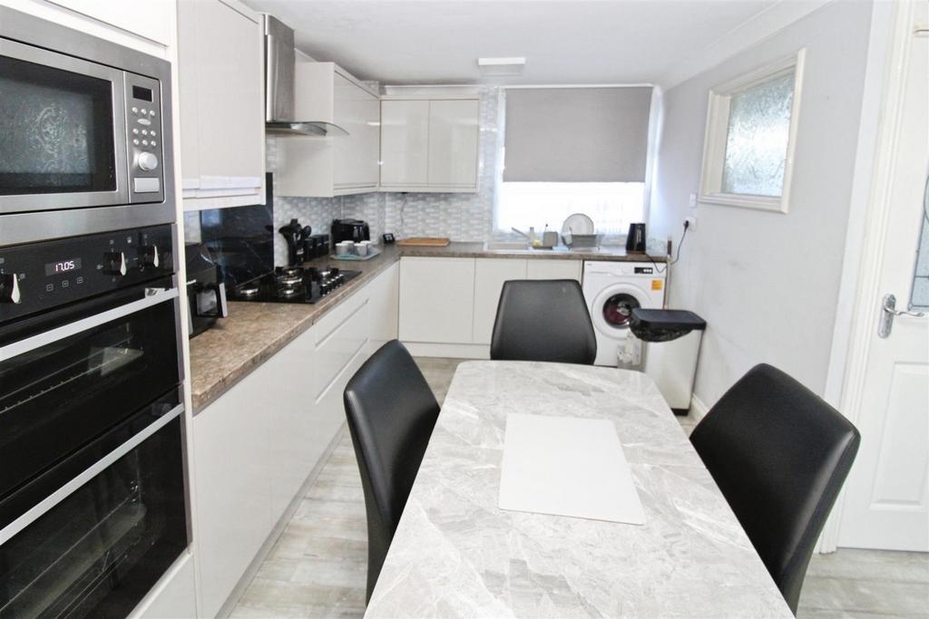 Fitted Kitchen