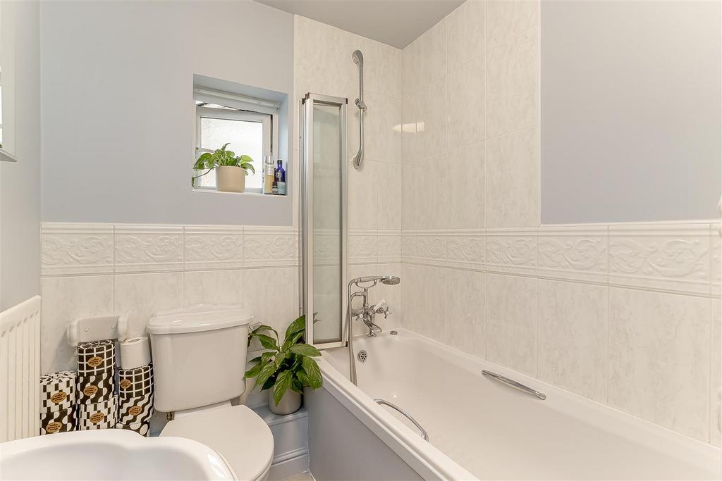 Bathroom.jpg