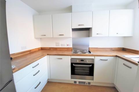 3 bedroom terraced house to rent, Bell Mews, PO30