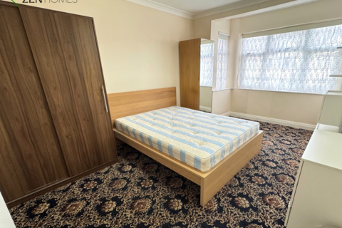 8 bedroom house share to rent, London N22