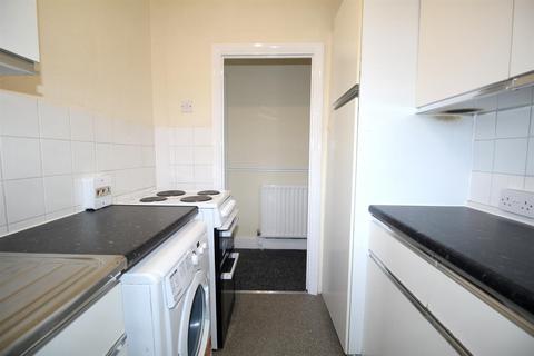 2 bedroom maisonette to rent, Stainton Road, Enfield