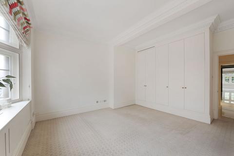 undefined, Knightsbridge, London SW1X