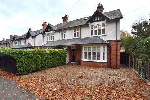 undefined, Minley Road, Fleet GU51