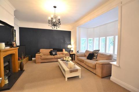undefined, Minley Road, Fleet GU51