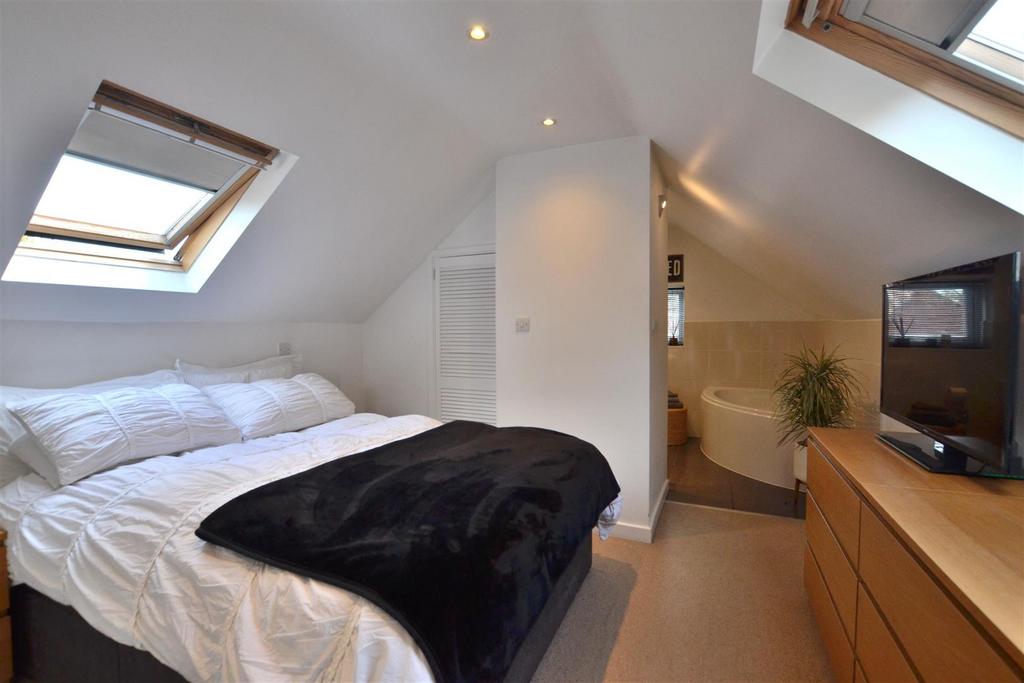 Bedroom One 1.JPG